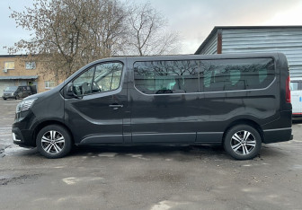 Подержанный автомобиль Renault Trafic 2021 года (8 фото)