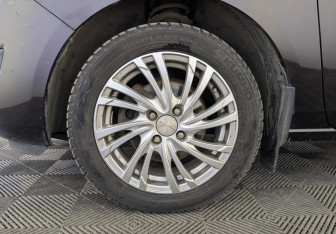 Подержанный автомобиль Mazda 2 Hatchback 2012 года (12 фото)