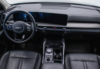 Подержанный автомобиль Kia Sorento 2024 года (13 фото)