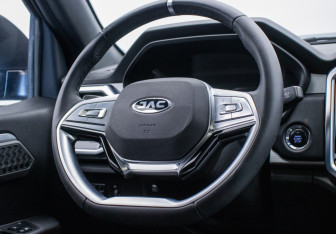 Подержанный автомобиль JAC T9 2024 года (13 фото)