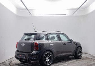 Подержанный автомобиль MINI Countryman 2011 года (5 фото)