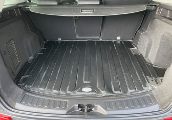 Подержанный автомобиль Land Rover Discovery Sport 2017 года (13 фото)