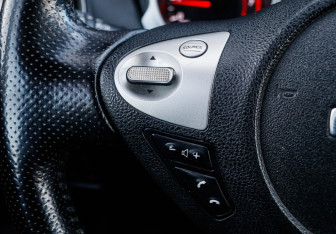 Подержанный автомобиль Nissan Juke 2012 года (15 фото)