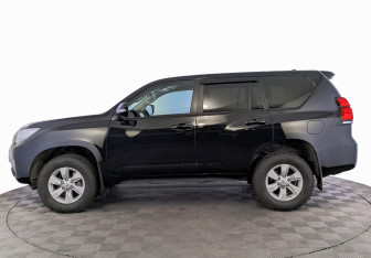 Подержанный автомобиль Toyota Land Cruiser Prado 2021 года (8 фото)