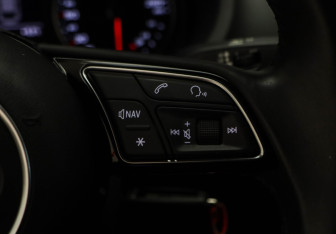 Подержанный автомобиль Audi A3 Sedan 2018 года (11 фото)