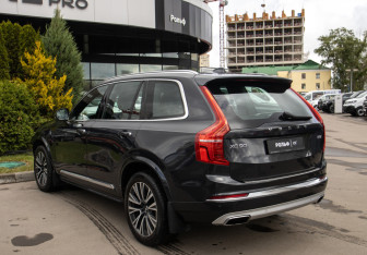 Подержанный автомобиль Volvo XC90 2021 года (5 фото)