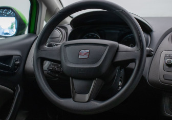 Подержанный автомобиль SEAT Ibiza Hatchback 2013 года (15 фото)
