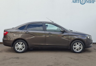 Подержанный автомобиль LADA (ВАЗ) Vesta Sedan 2018 года (4 фото)