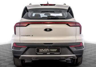 Новый Москвич 3 2023 (6 фото)