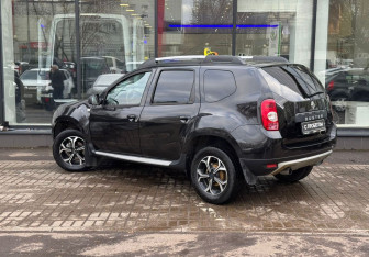 Подержанный автомобиль Renault Duster 2013 года (6 фото)