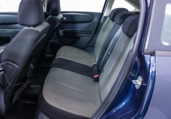 Подержанный автомобиль Citroen C4 Hatchback 2011 года (11 фото)