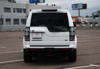 Подержанный автомобиль Land Rover Discovery 2015 года (6 фото)