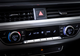 Подержанный автомобиль Audi A4 Sedan 2019 года (18 фото)
