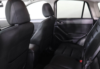 Подержанный автомобиль Mazda CX-5 2012 года (12 фото)