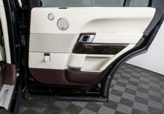 Подержанный автомобиль Land Rover Range Rover 2016 года (22 фото)