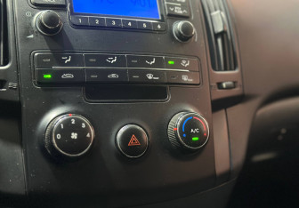 Подержанный автомобиль Hyundai i30 Hatchback 2010 года (10 фото)