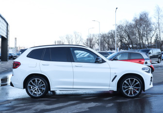 Подержанный автомобиль BMW X3 2019 года (4 фото)