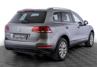 Подержанный автомобиль Volkswagen Touareg 2013 года (5 фото)