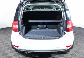 Подержанный автомобиль Skoda Yeti 2016 года (17 фото)