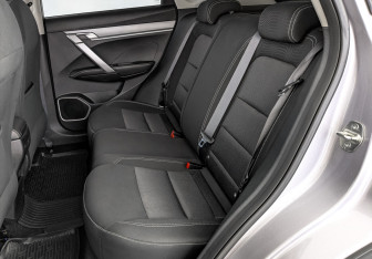 Подержанный автомобиль Geely Coolray 2023 года (18 фото)