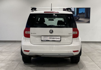 Подержанный автомобиль Skoda Yeti 2014 года (6 фото)