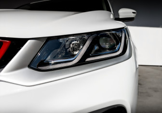 Подержанный автомобиль Geely Coolray 2023 года (17 фото)