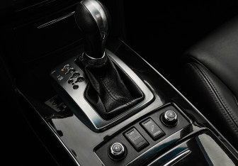 Подержанный автомобиль Infiniti QX70 2017 года (17 фото)