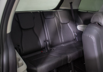 Подержанный автомобиль Kia Carnival 2022 года (11 фото)