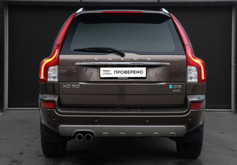 Подержанный автомобиль Volvo XC90 2014 года (6 фото)