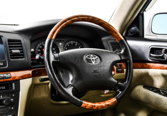 Подержанный автомобиль Toyota Mark II Sedan 2001 года (14 фото)