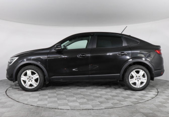 Подержанный автомобиль Renault Arkana 2019 года (8 фото)