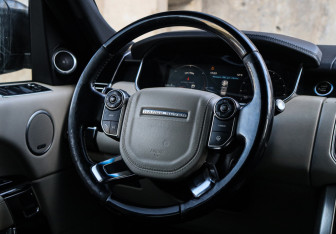 Подержанный автомобиль Land Rover Range Rover 2013 года (10 фото)