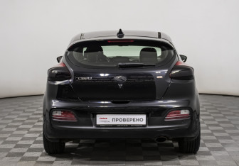 Подержанный автомобиль Kia Ceed Hatchback 2017 года (6 фото)