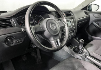 Подержанный автомобиль Volkswagen Jetta Sedan 2014 года (13 фото)
