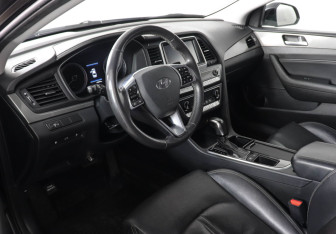 Подержанный автомобиль Hyundai Sonata 2018 года (5 фото)