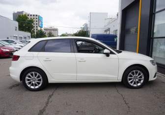 Подержанный автомобиль Audi A3 Hatchback 2013 года (4 фото)