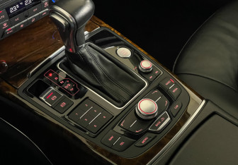 Подержанный автомобиль Audi A6 allroad 2014 года (16 фото)