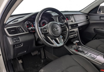 Подержанный автомобиль Kia Optima Sedan 2019 года (16 фото)