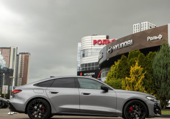 Подержанный автомобиль Audi A5 Liftback 2025 года (3 фото)
