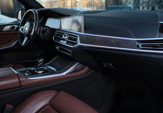 Подержанный автомобиль BMW X7 2019 года (7 фото)