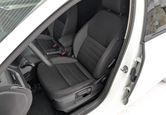 Подержанный автомобиль Skoda Octavia Liftback 2018 года (20 фото)