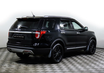 Подержанный автомобиль Ford Explorer 2017 года (5 фото)