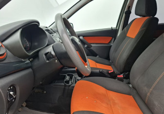 Подержанный автомобиль LADA (ВАЗ) Kalina Wagon 2015 года (10 фото)