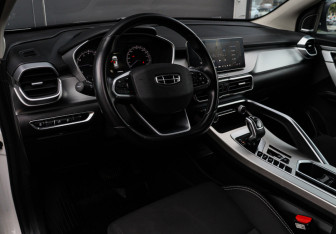 Подержанный автомобиль Geely Coolray 2021 года (12 фото)