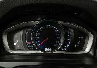 Подержанный автомобиль Volvo S60 2014 года (11 фото)