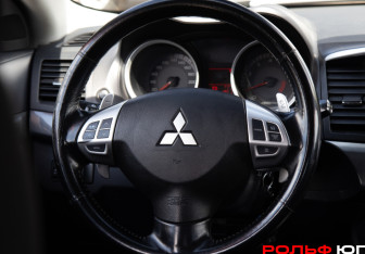 Подержанный автомобиль Mitsubishi Lancer Sedan 2008 года (13 фото)