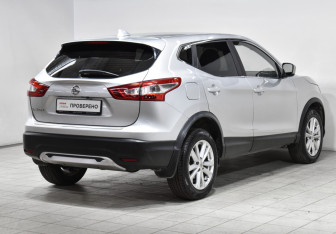 Подержанный автомобиль Nissan Qashqai 2017 года (5 фото)