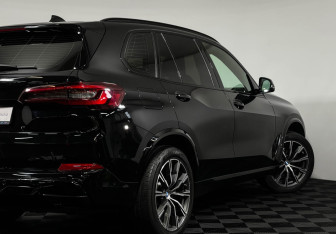 Подержанный автомобиль BMW X5 2020 года (20 фото)