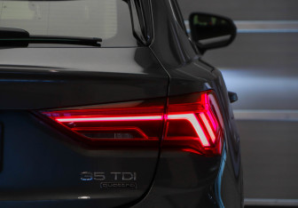 Подержанный автомобиль Audi Q3 Sportback 2022 года (40 фото)