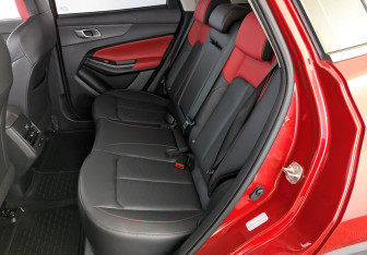 Подержанный автомобиль Changan UNI-S 2024 года (12 фото)